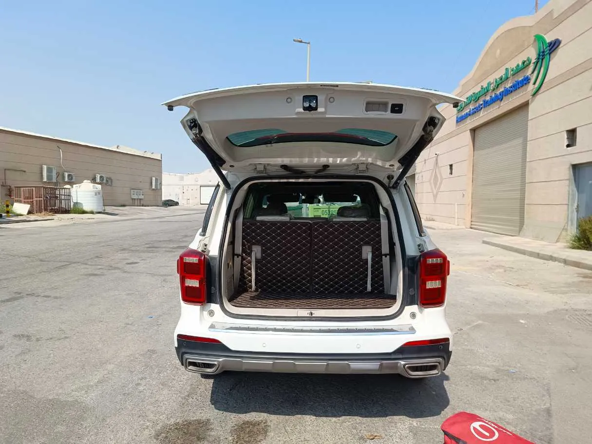 Car image 29