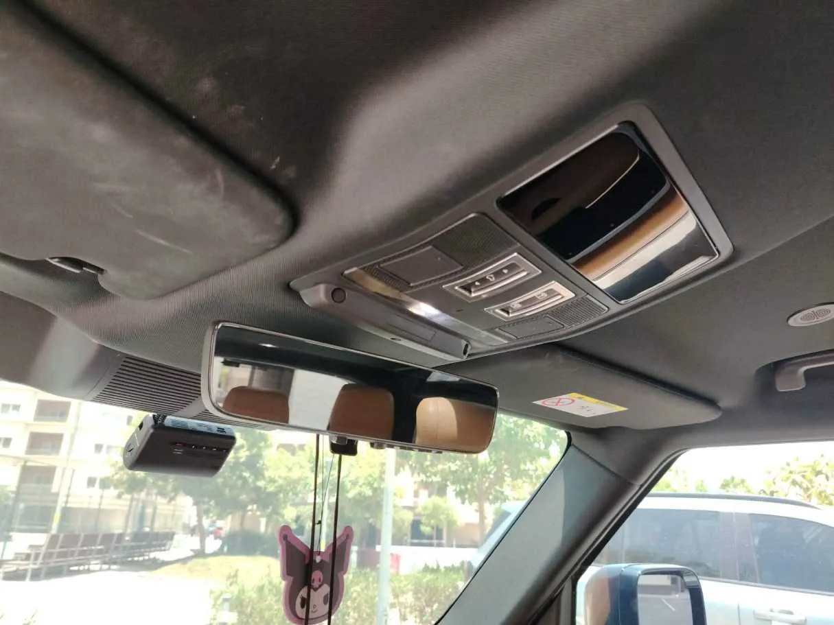 Car image 38
