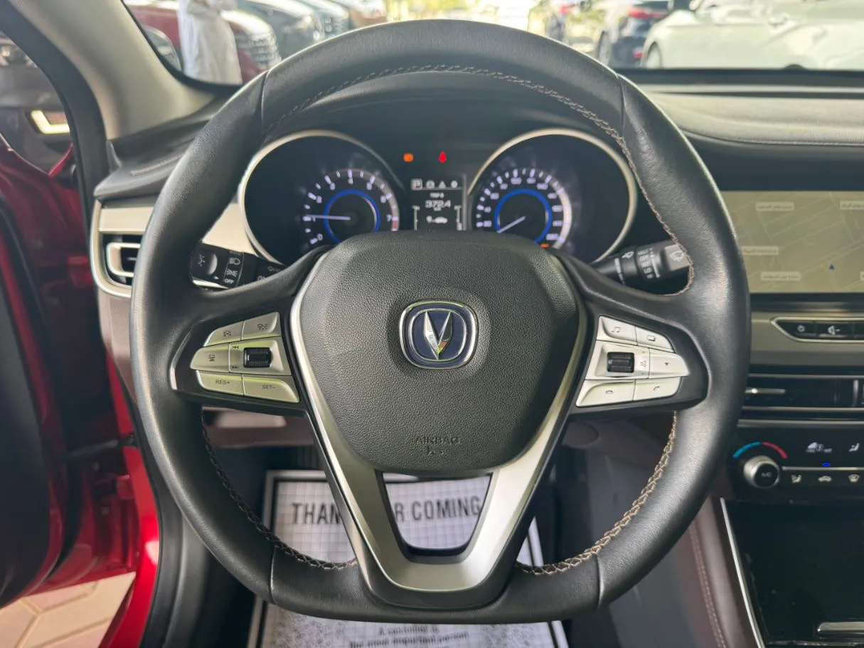 Car image 11