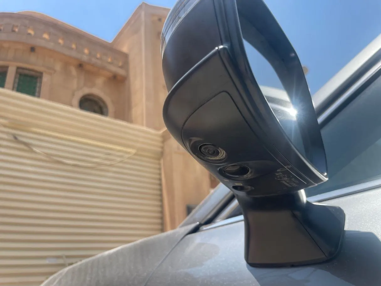 Car image 23