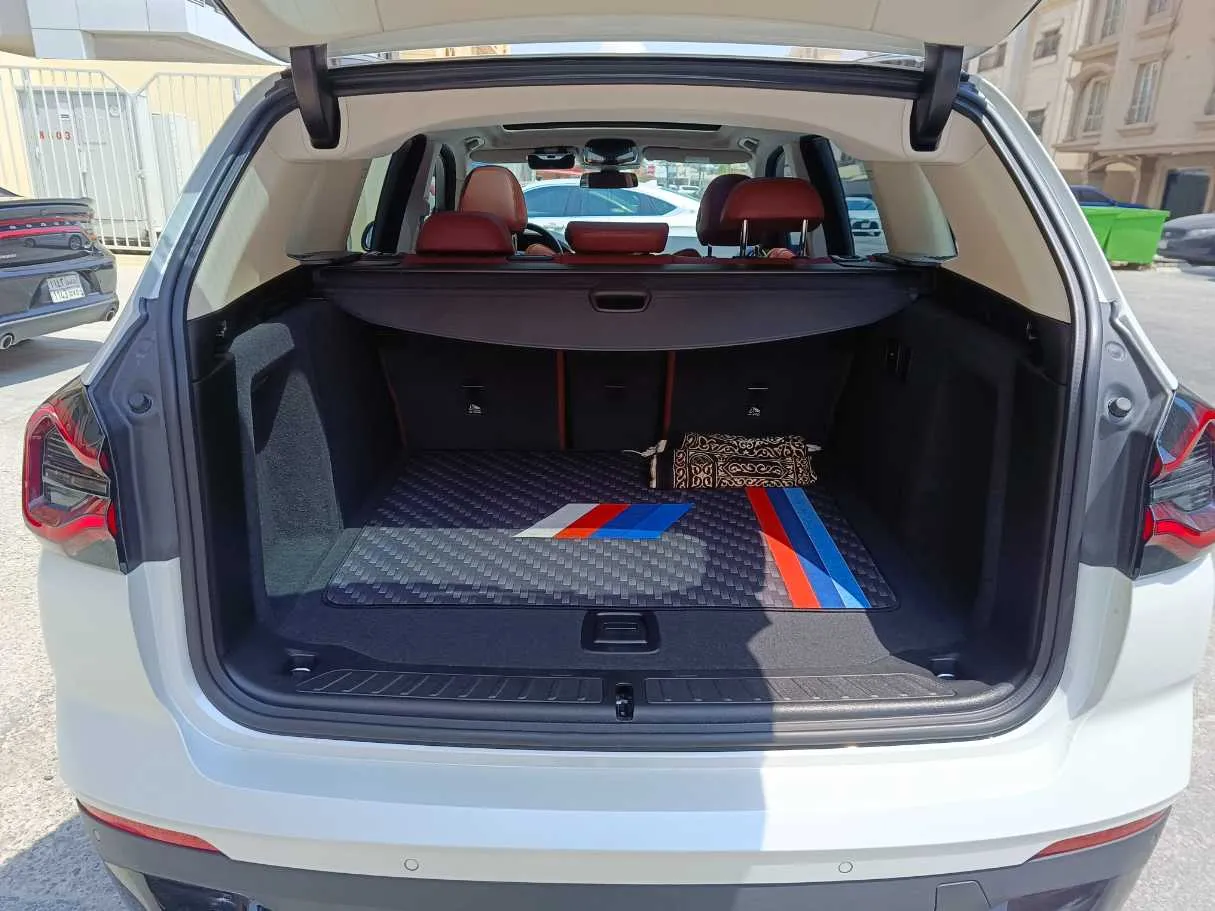 Car image 33