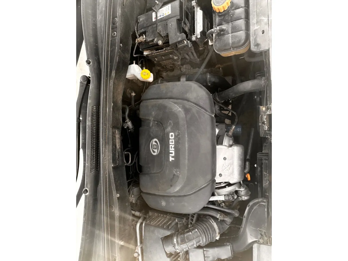 Car image 30
