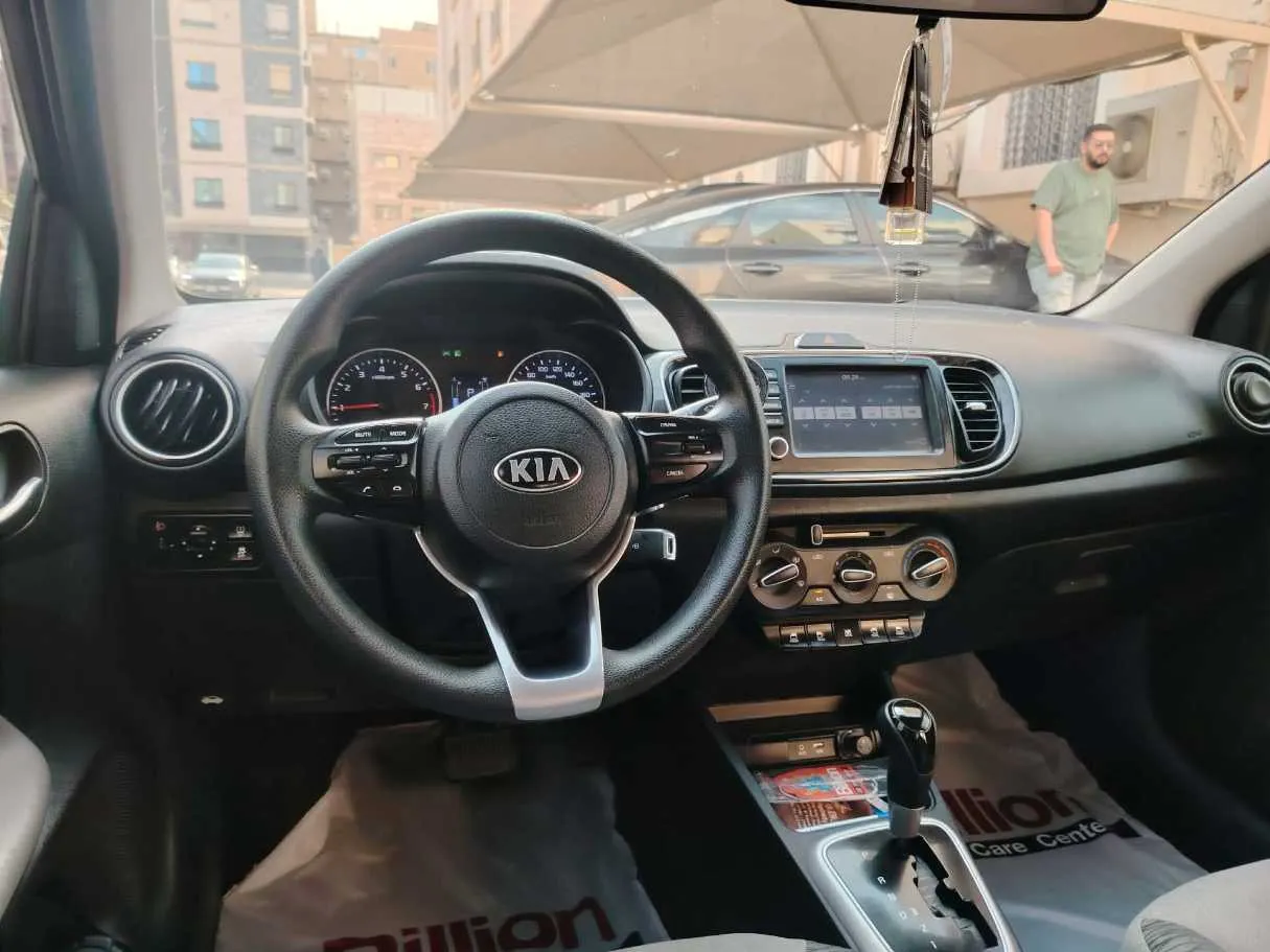 Car image 28