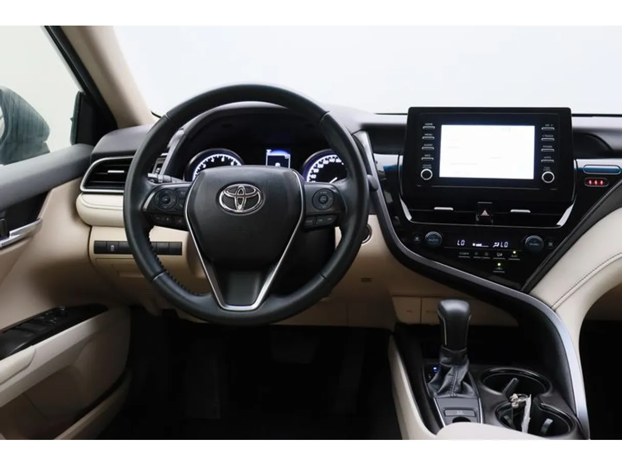 Car image 15