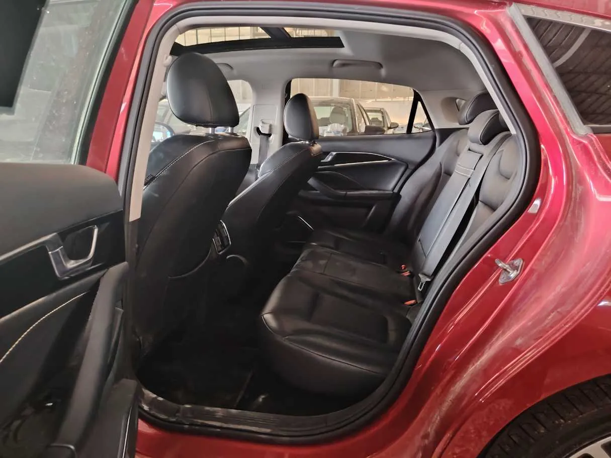 Car image 22