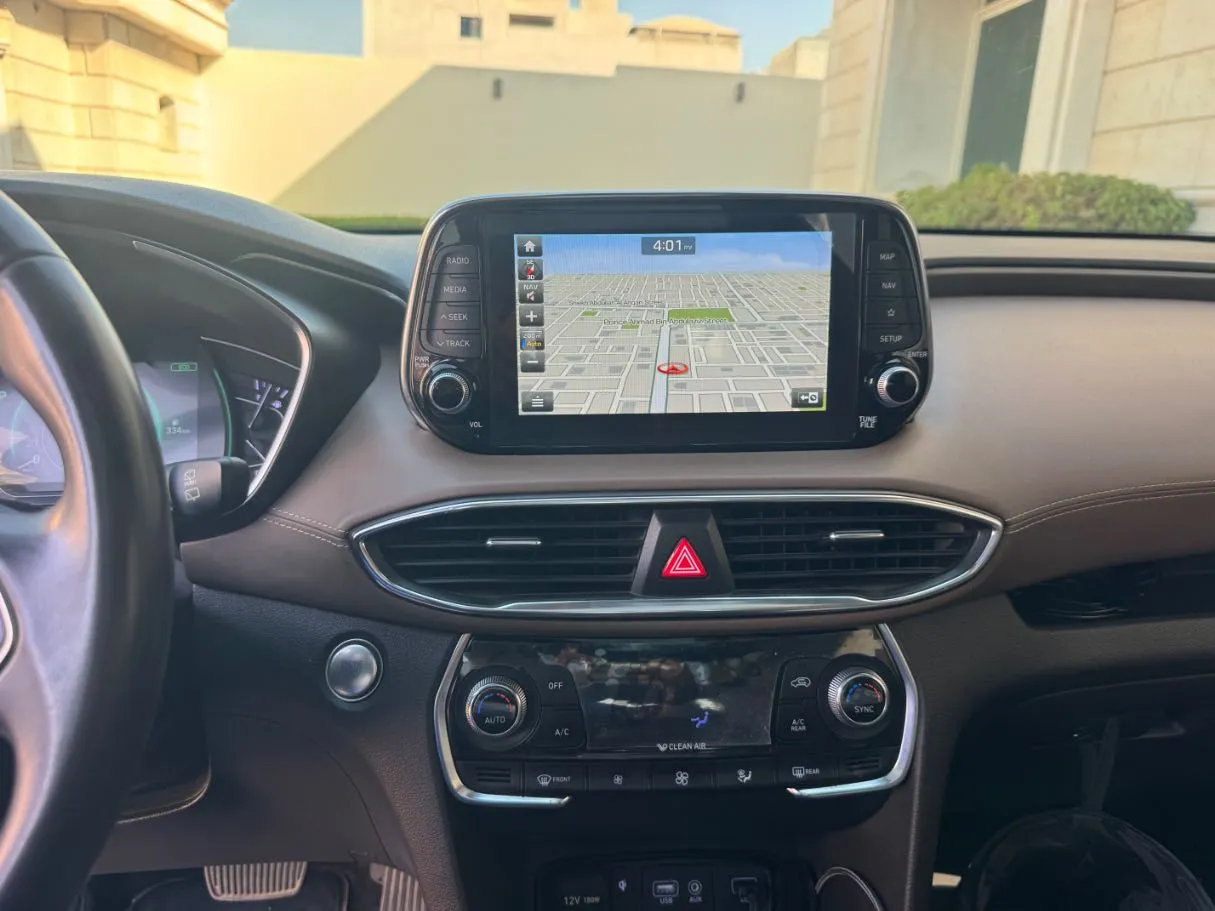 Car image 16