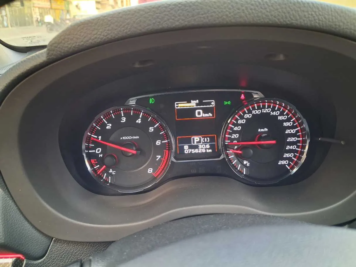 Car image 19