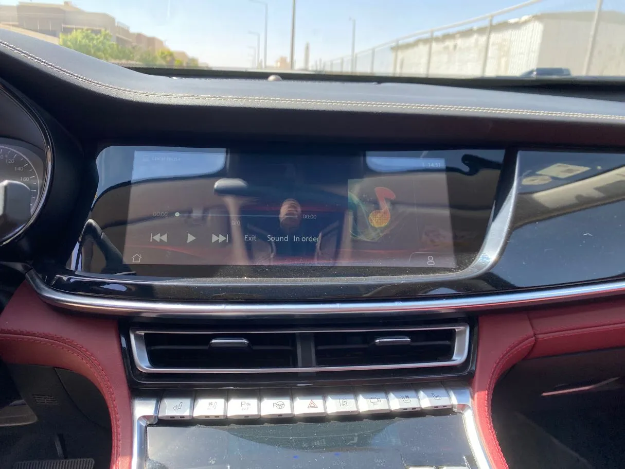 Car image 16