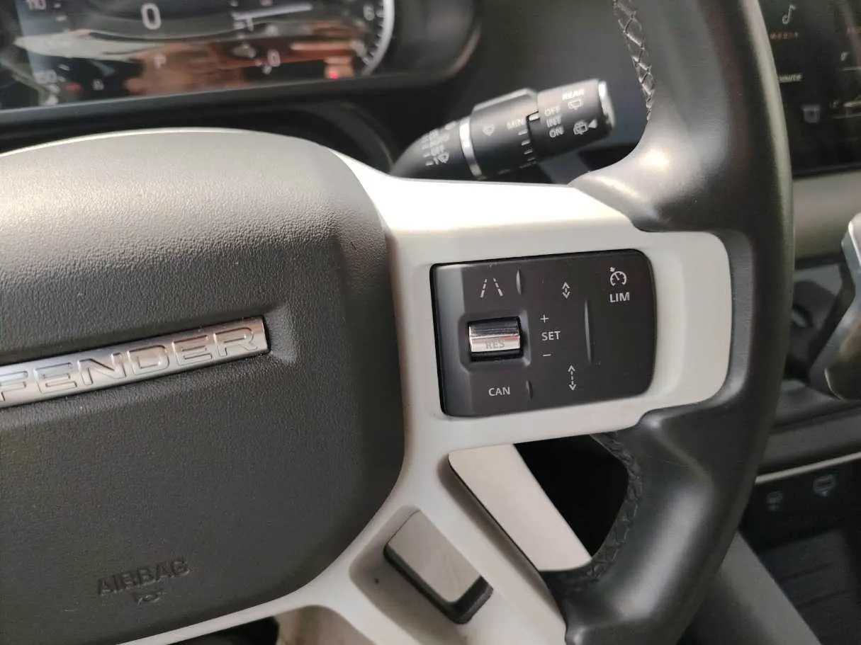 Car image 38