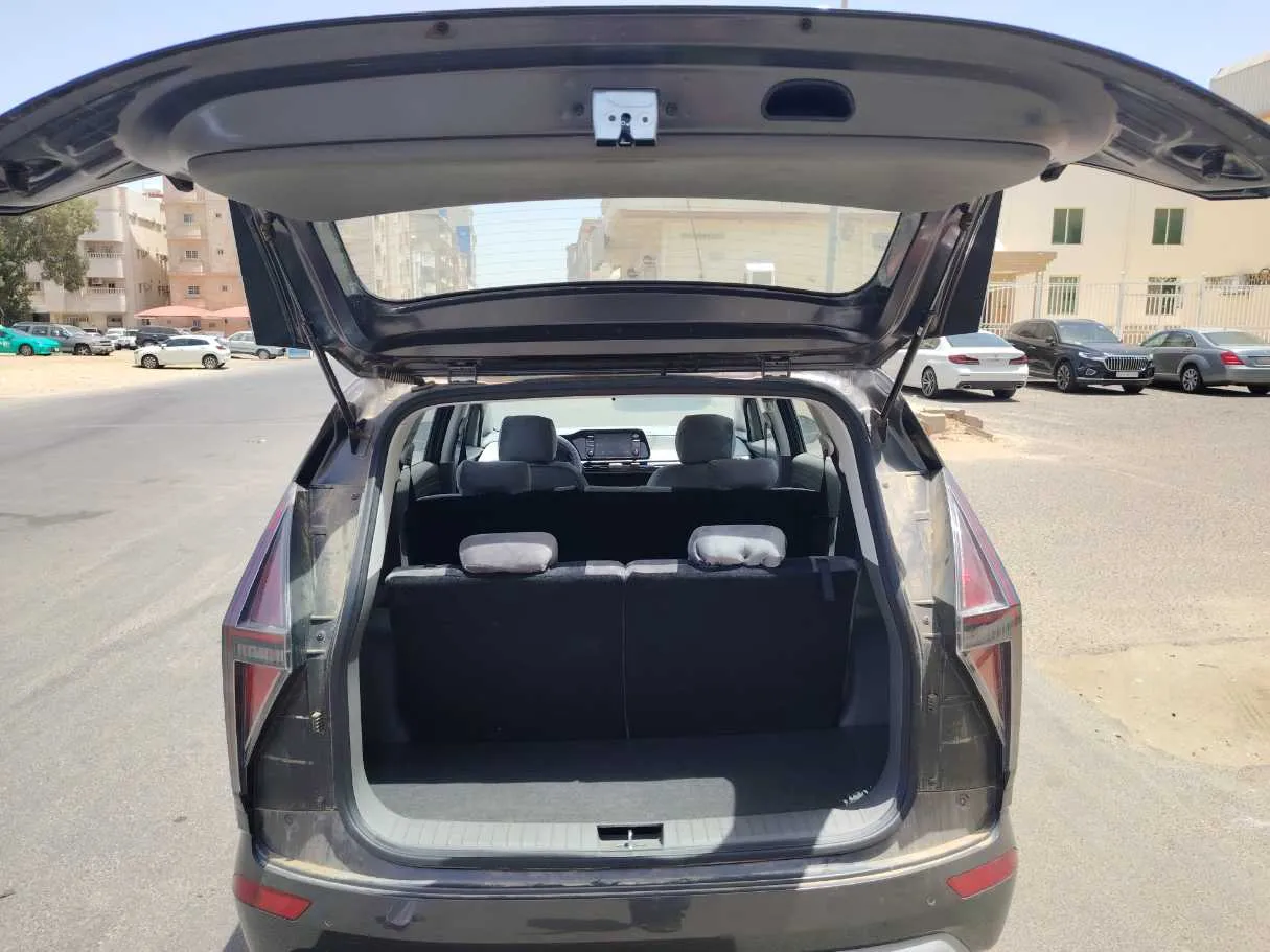 Car image 23