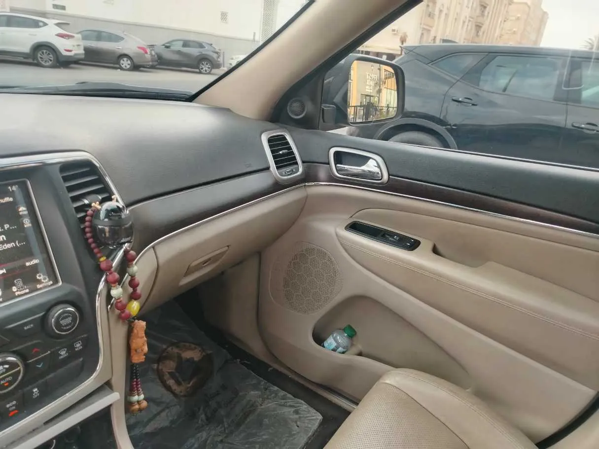 Car image 29