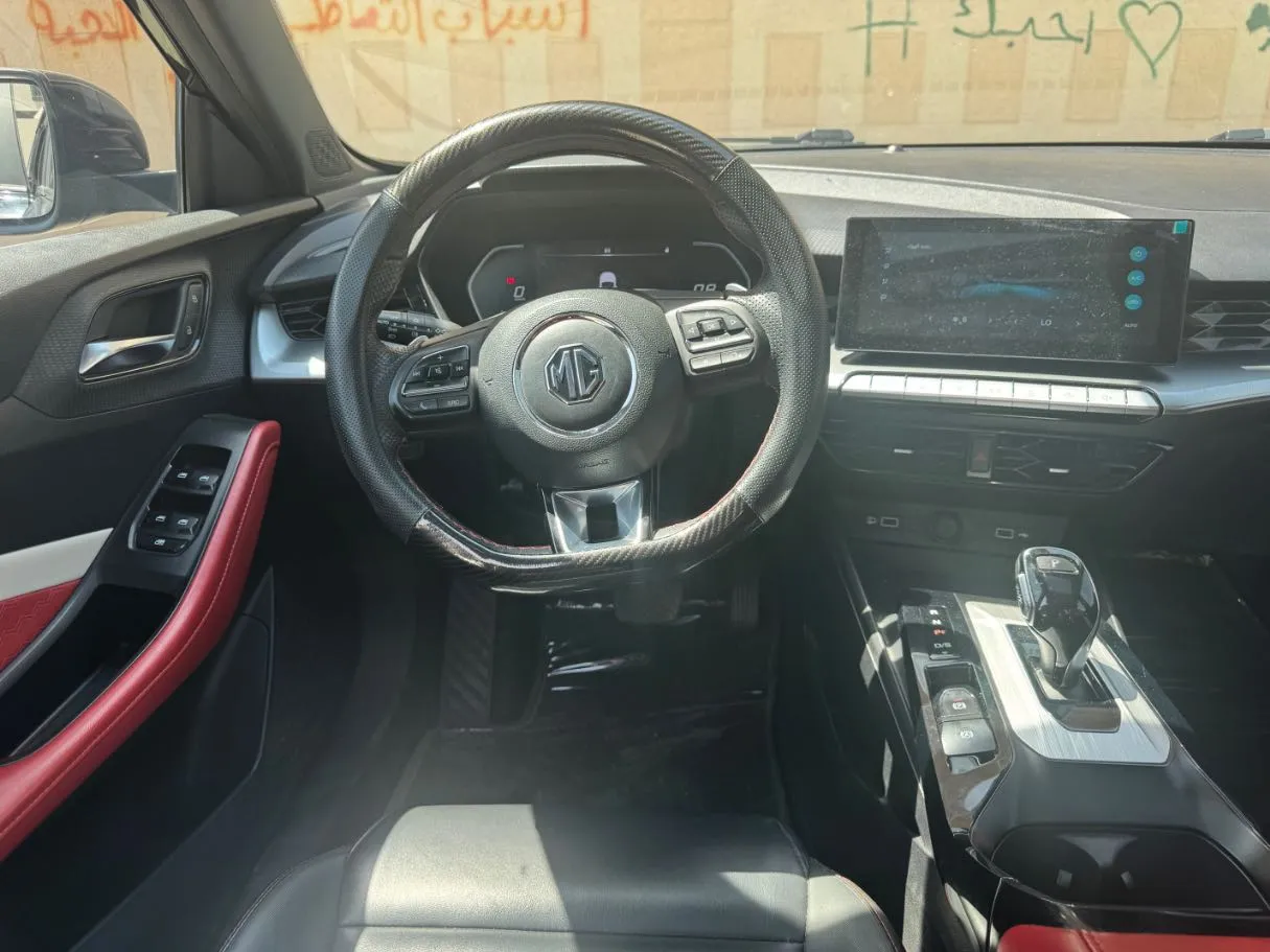 Car image 17