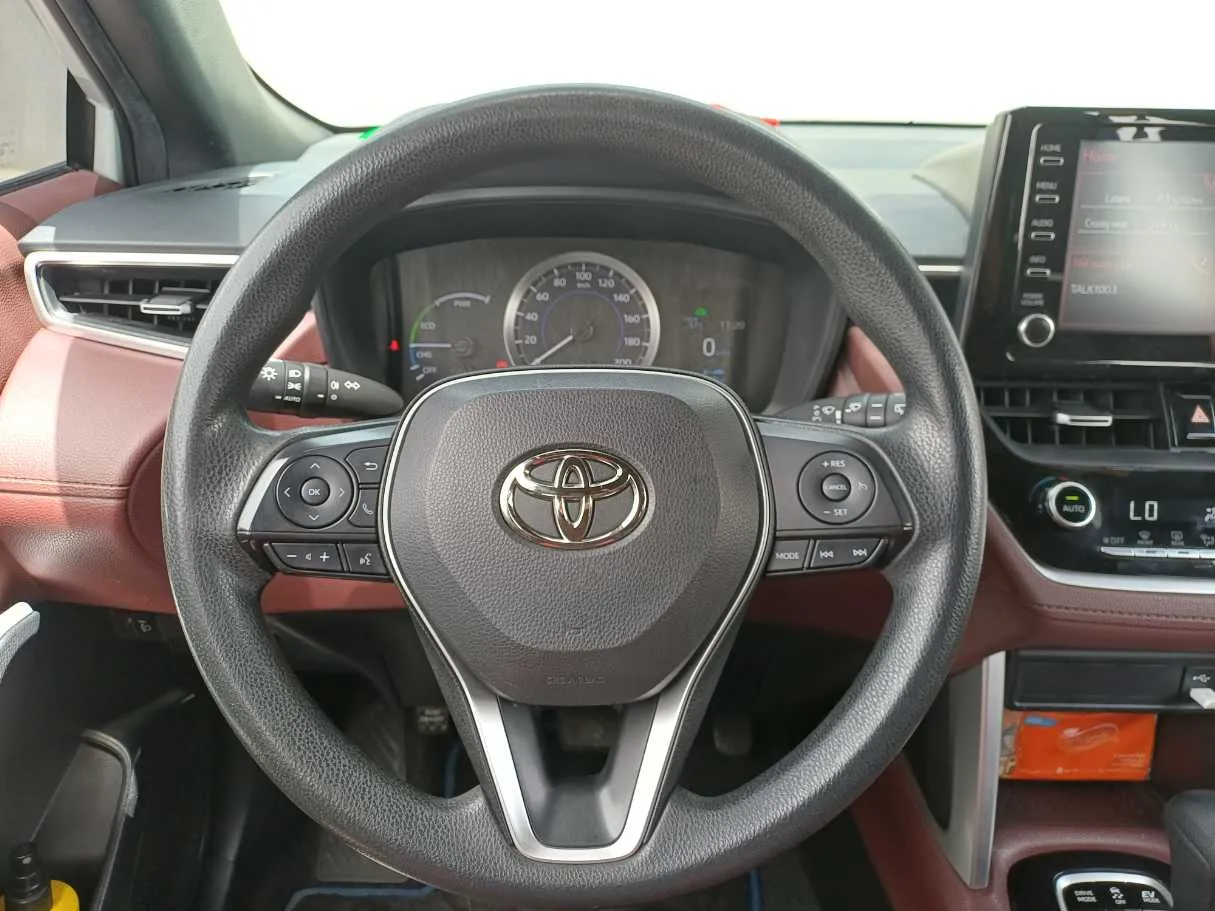 Car image 18