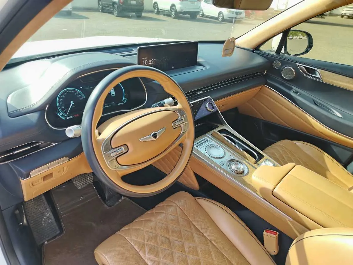 Car image 14