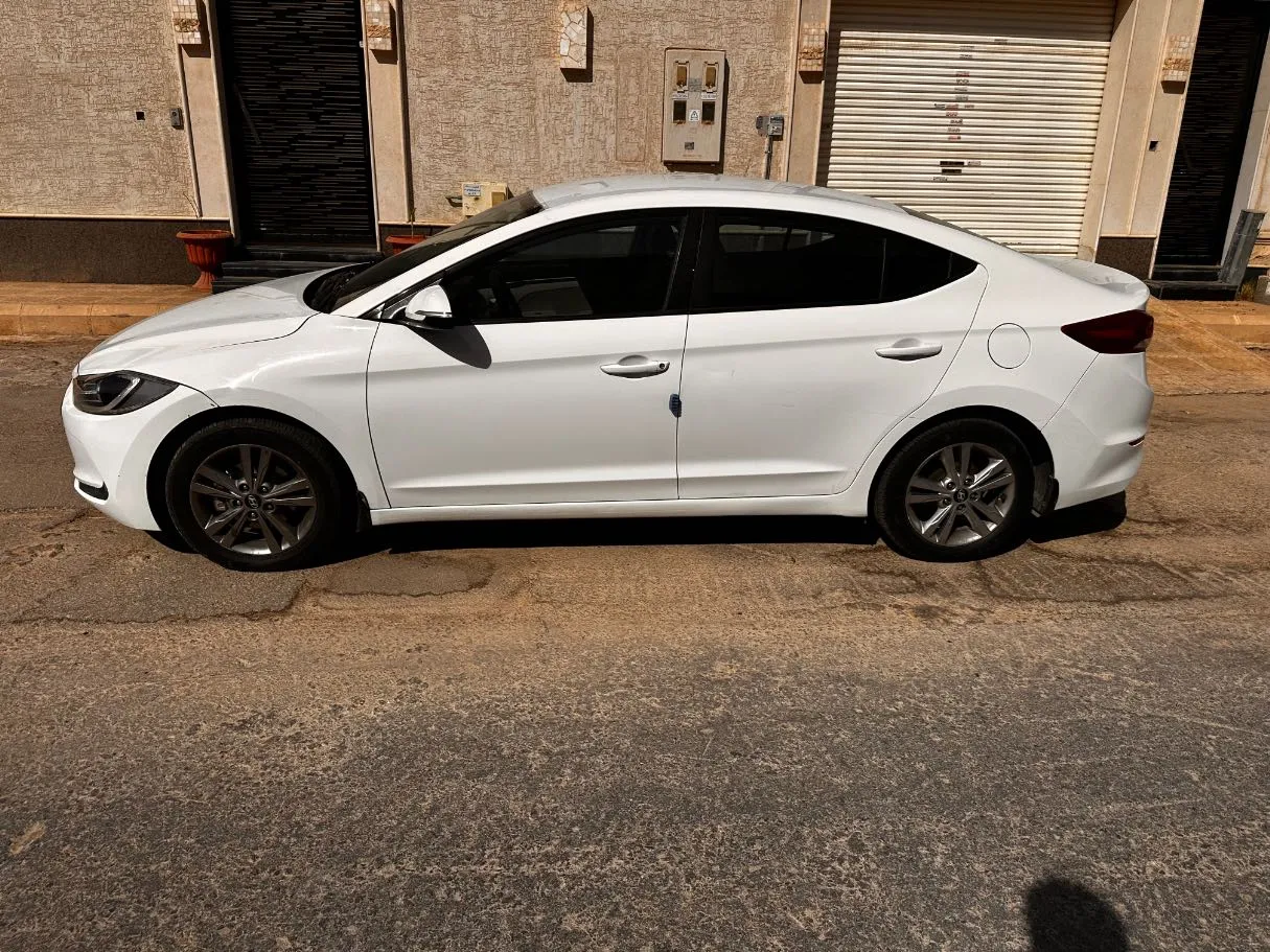 Car image 8