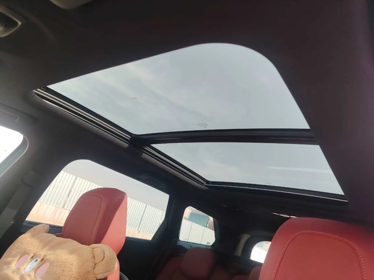 Car image 17
