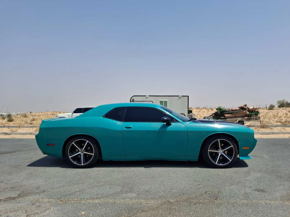 Car image 4