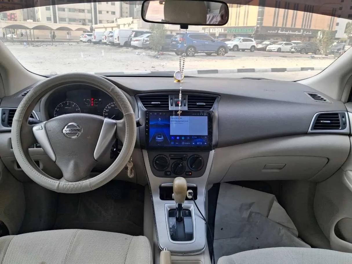Car image 17