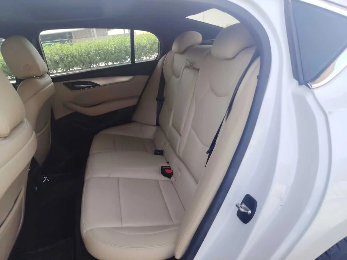 Car image 16