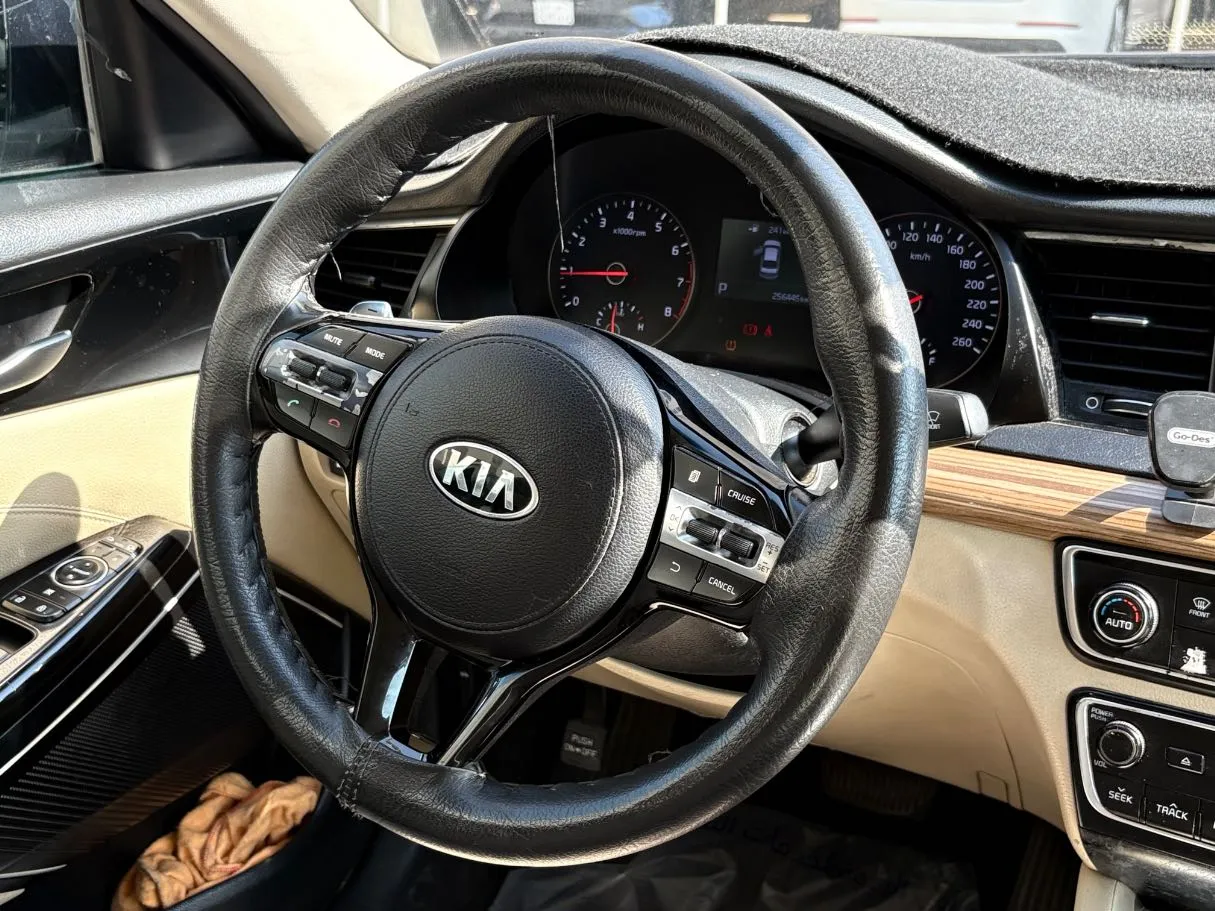 Car image 21