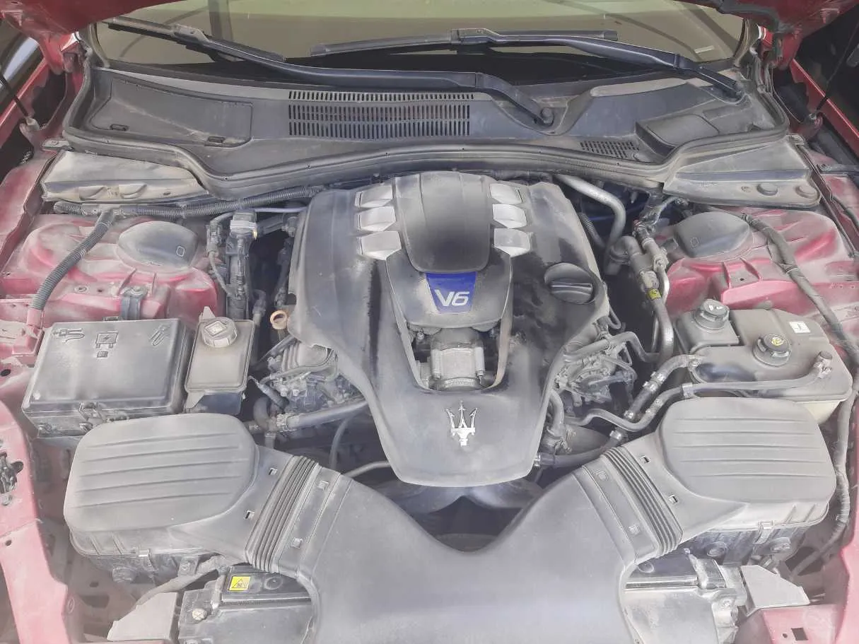Car image 19