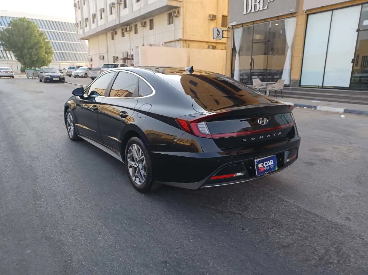 Car image 7