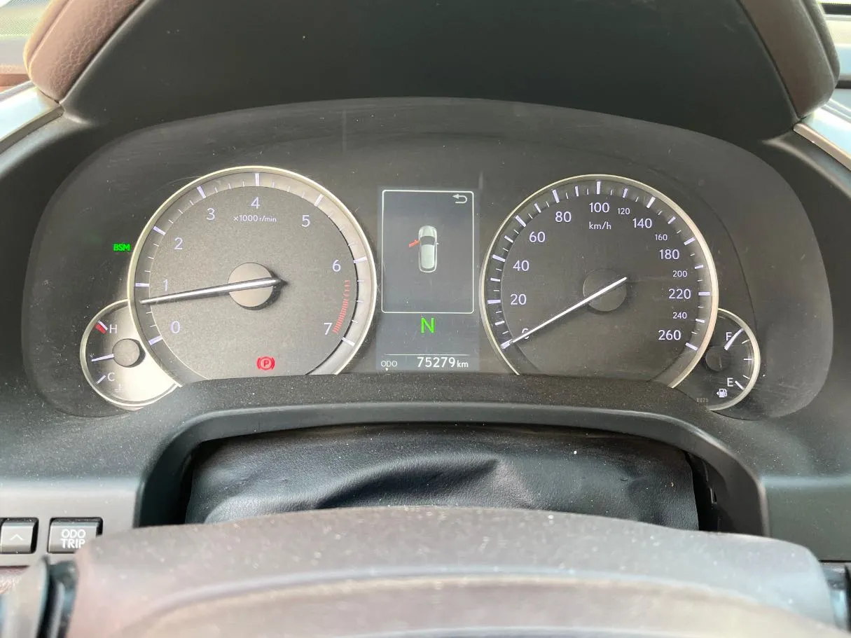 Car image 23
