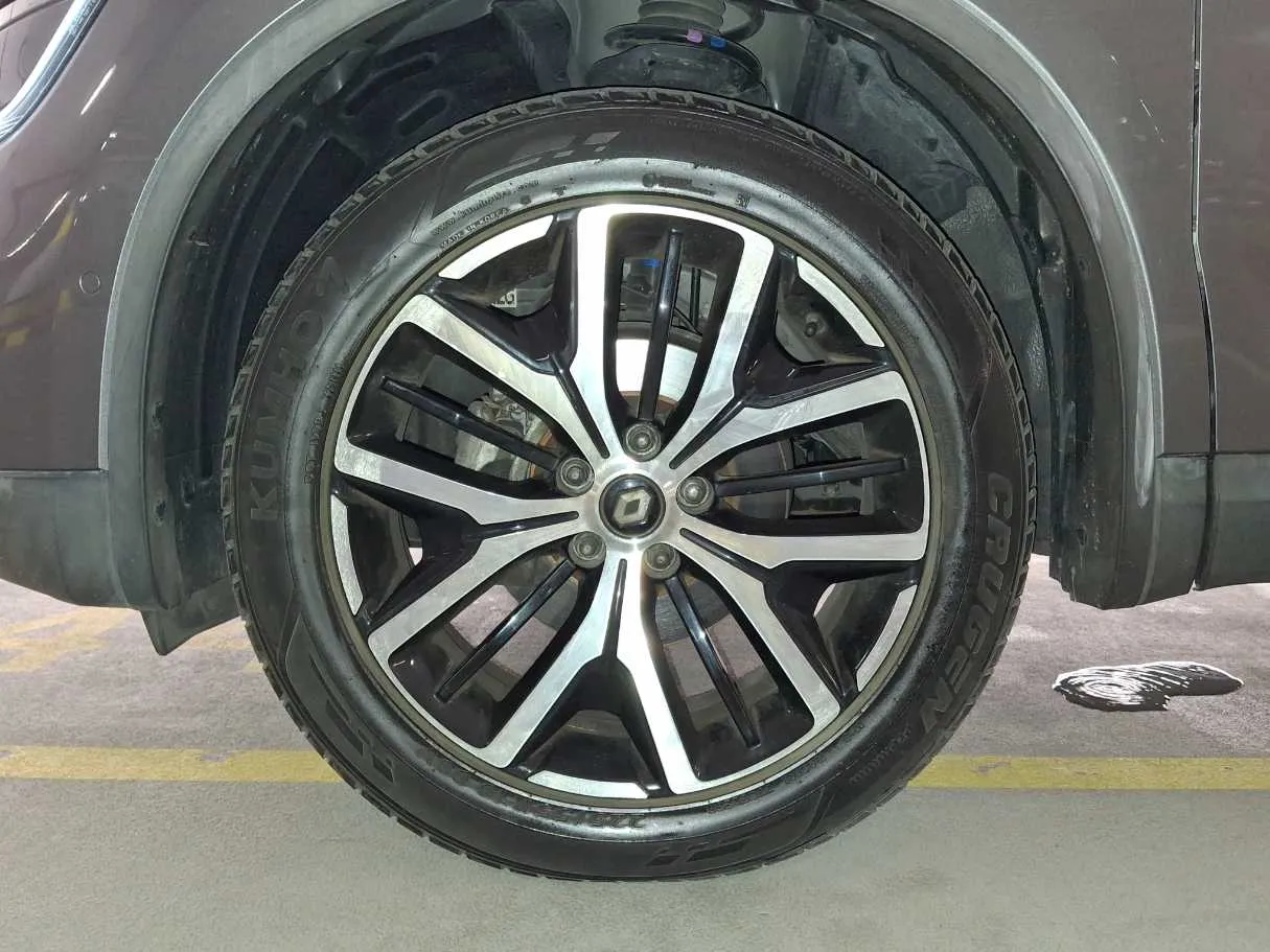 Car image 9