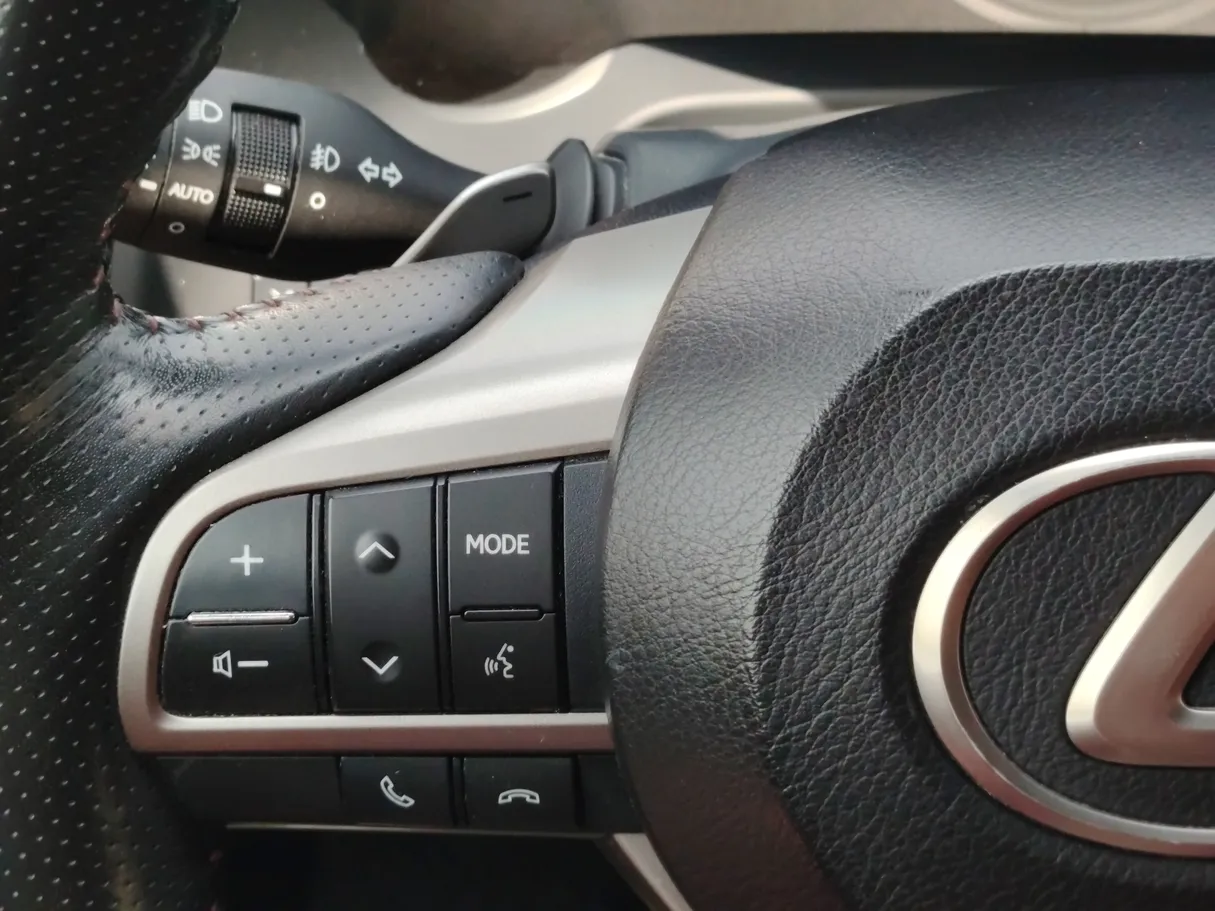 Car image 22
