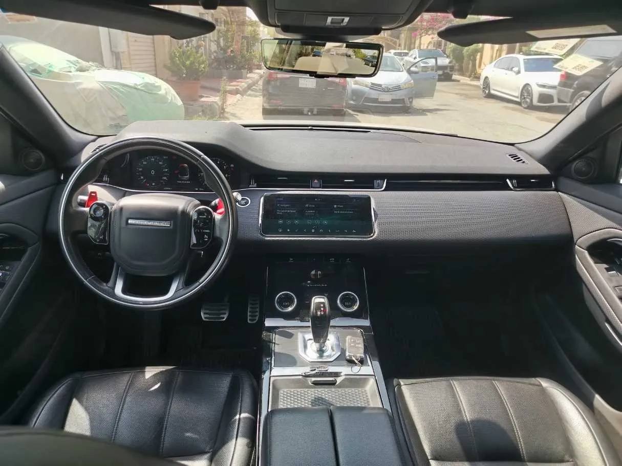 Car image 21