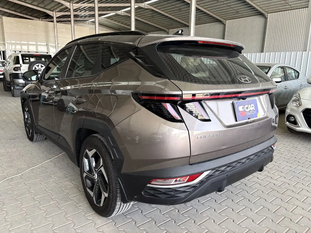 Car image 7
