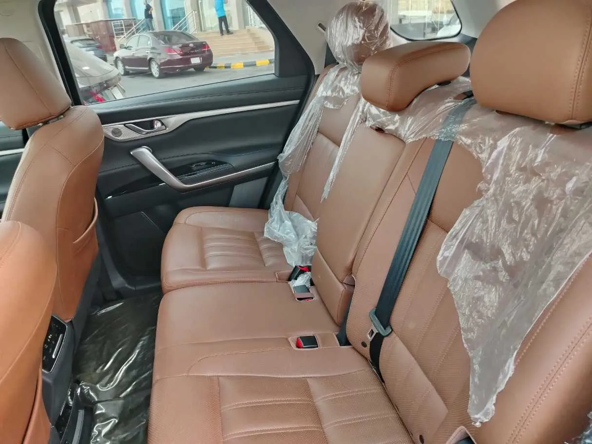 Car image 17