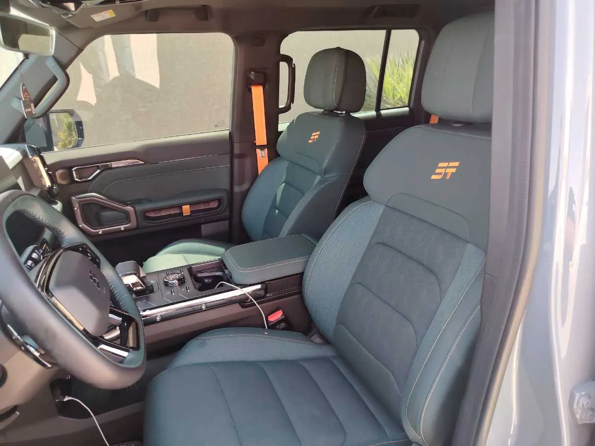 Car image 13