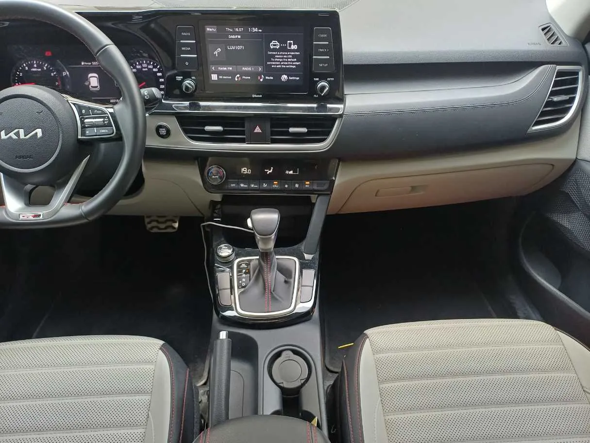 Car image 15