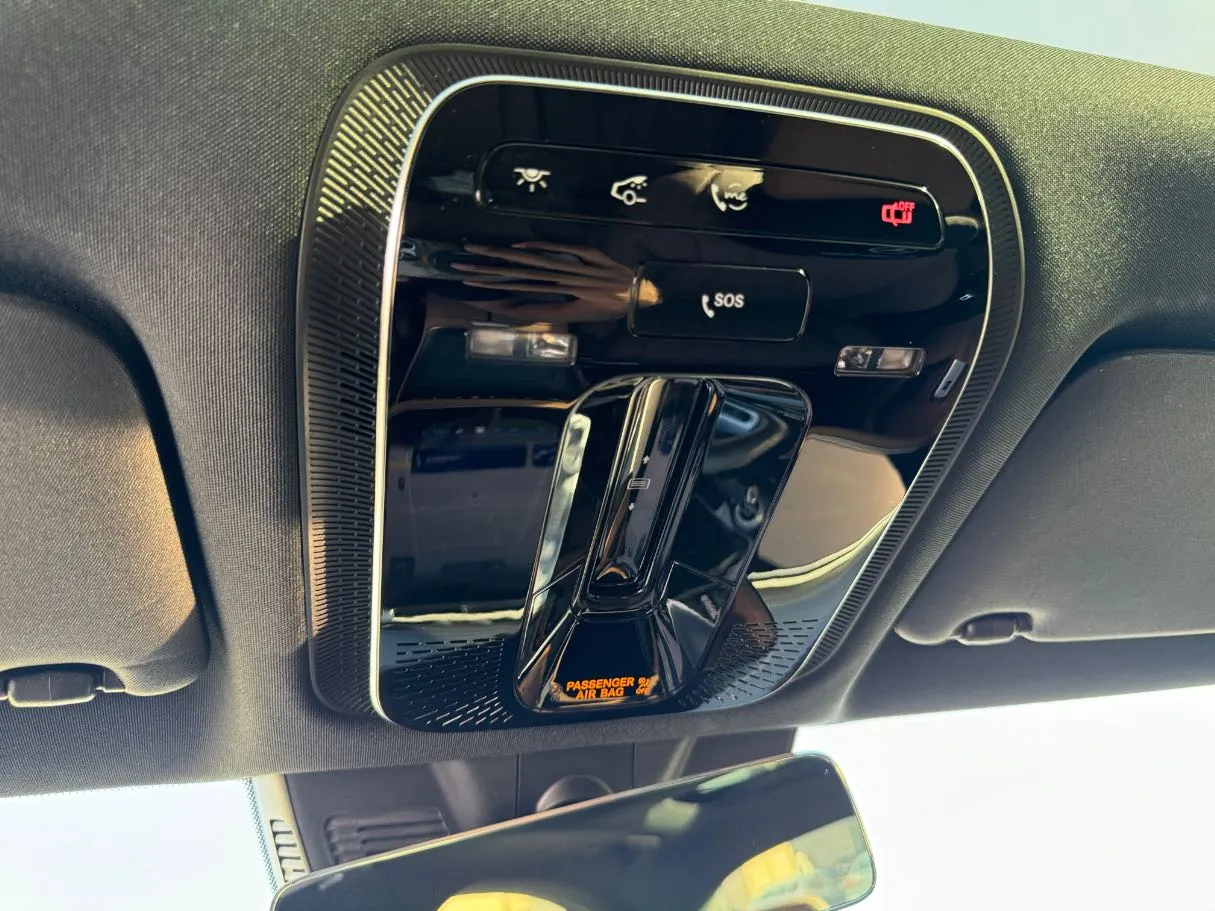 Car image 28