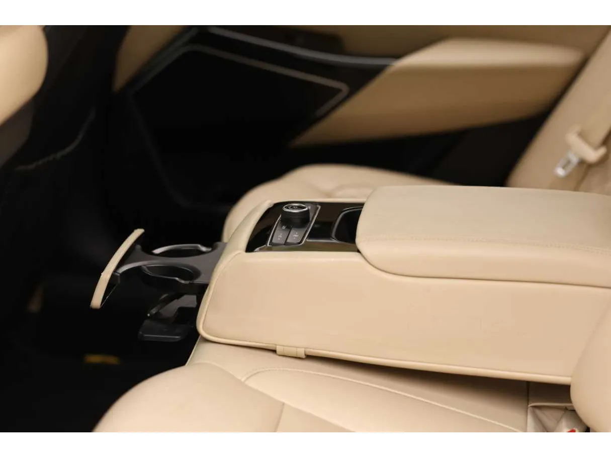 Car image 36