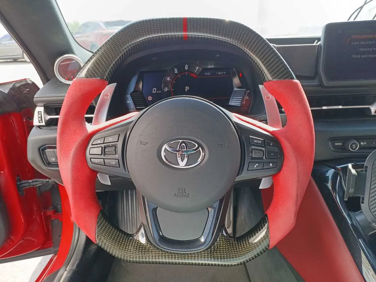 Car image 14