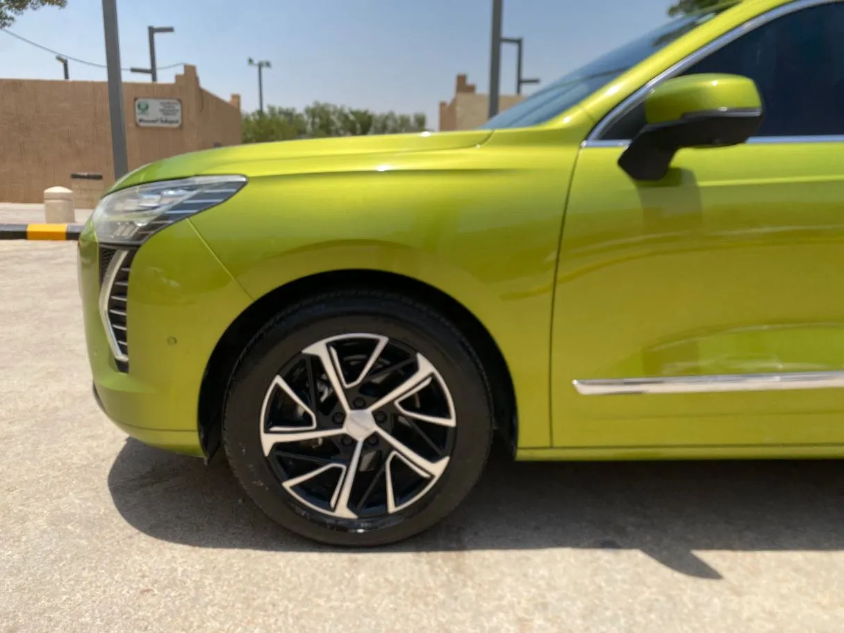 Car image 9
