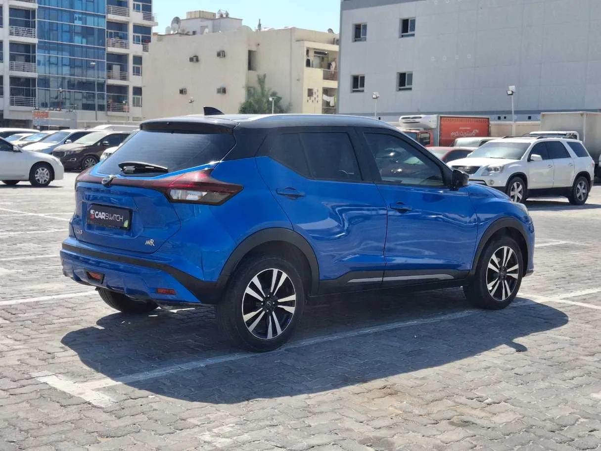 Car image 5