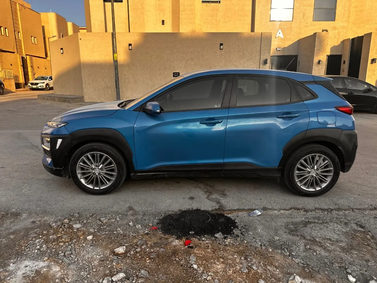 Car image 8