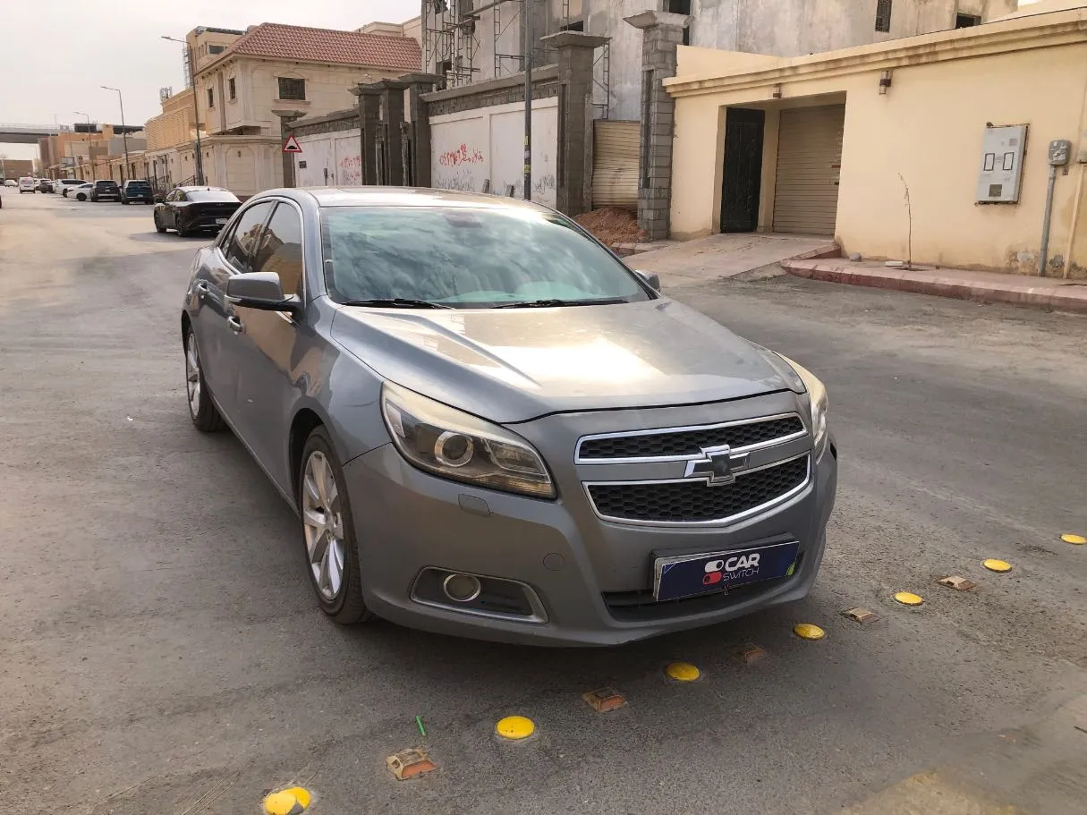 Car image 3