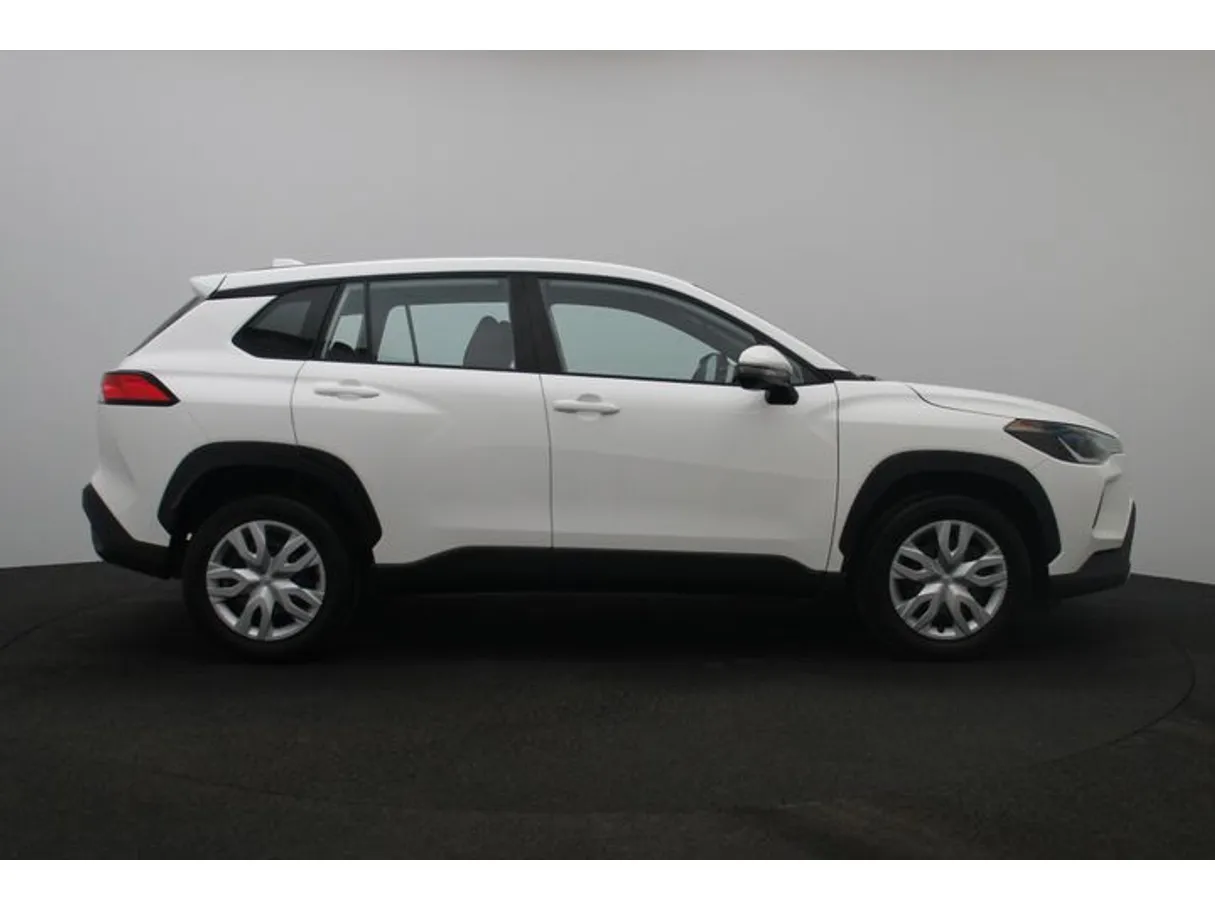 Car image 13