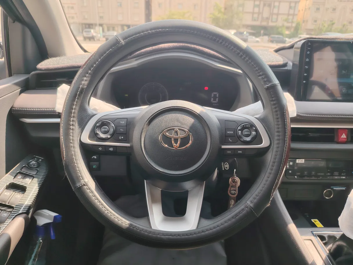 Car image 20