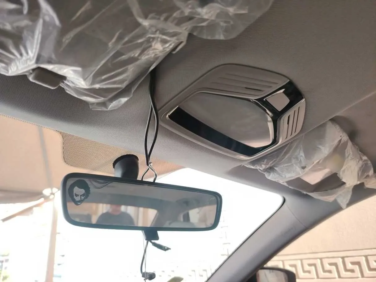 Car image 35