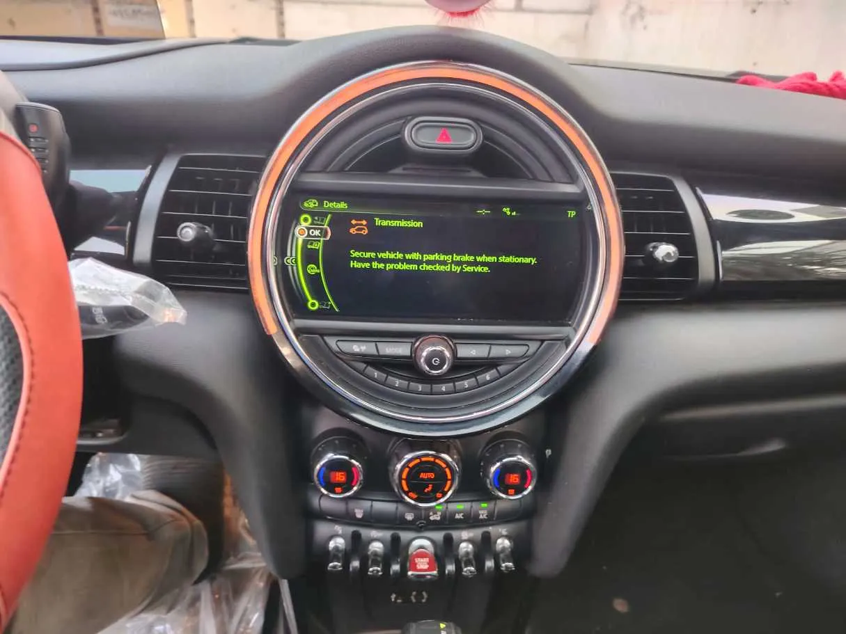 Car image 23