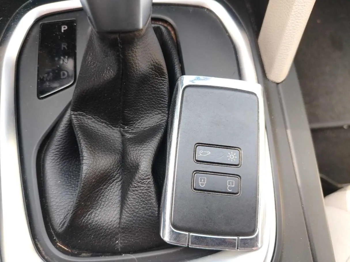 Car image 27