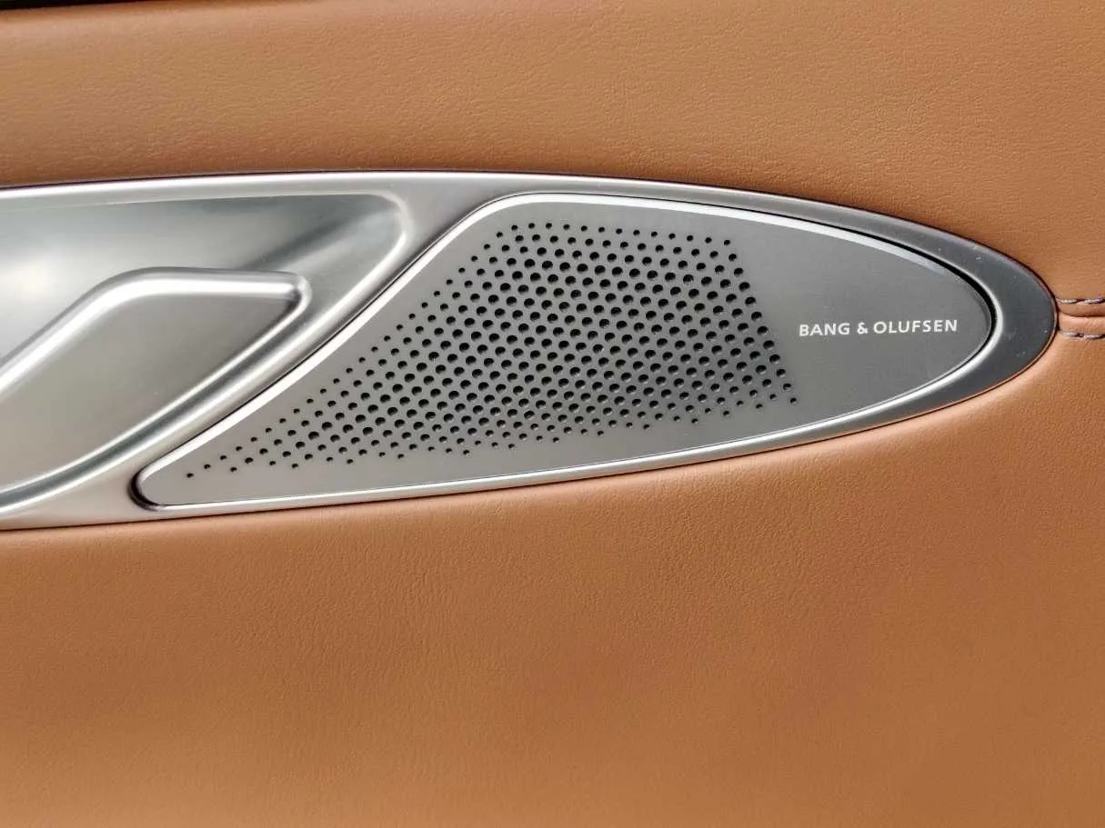 Car image 35