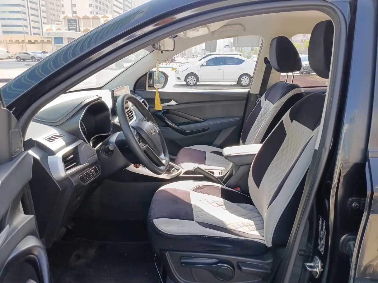 Car image 7