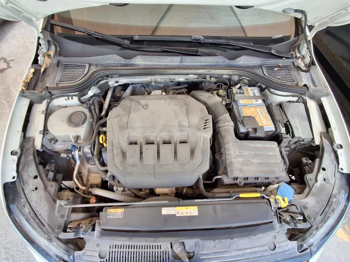 Car image 22