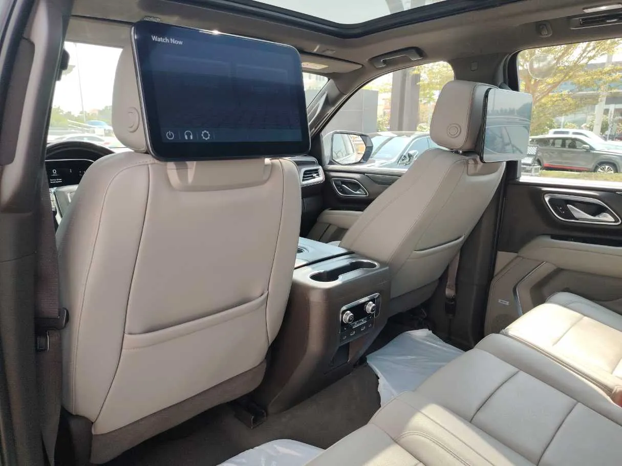 Car image 17